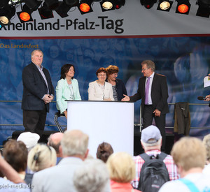 Ministerpräsidentin Malu Dreyer beim Rheinland-Pfalz-Tag, an dem in diesem Jahr auch der Tag der Großregion gefeiert wird; Bilder: Herbert Piel
