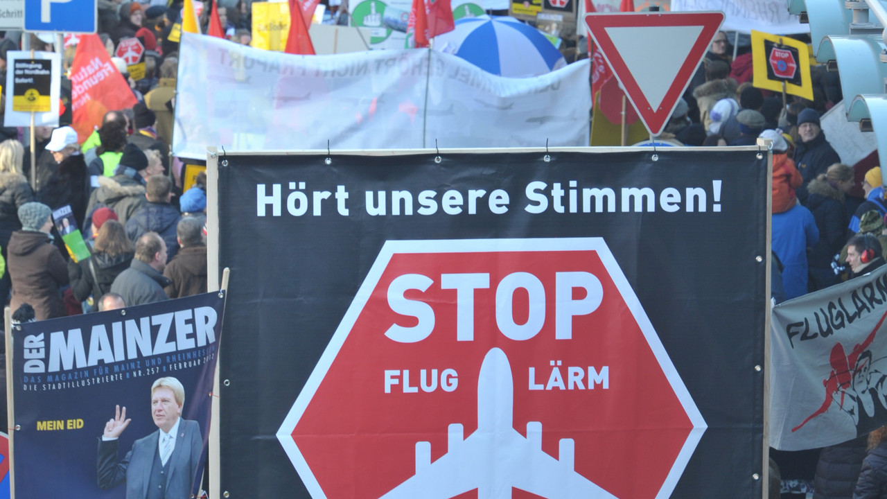 Demo gegen Fluglärm; Foto: rlp-Archiv