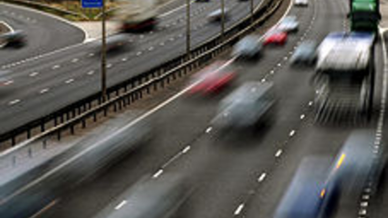 Autobahn mit hohem Verkehrsaufkommen
