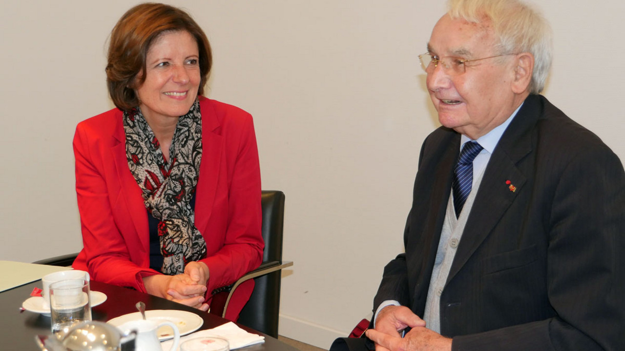 Ministerpräsidentin Malu Dreyer trifft Robert Hébras, Überlebender des Massakers in Oradour-sur-Glane