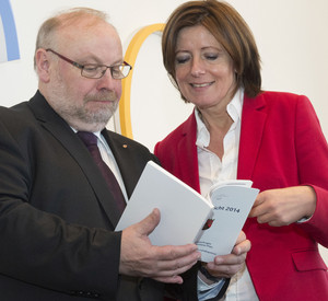 Bürgerbeauftragte Burgard übergibt seinen Jahresbericht an Ministerpräsidentin Dreyer; Bild: Peter Pulkowski