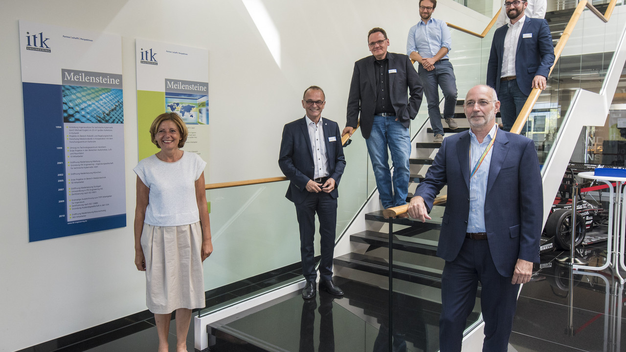 Besuch der ITK Engineering GmbH in Rülzheim im Rahmen der "Im Land daheim-Sommerreise" von Ministerpräsidentin Malu Dreyer. 
