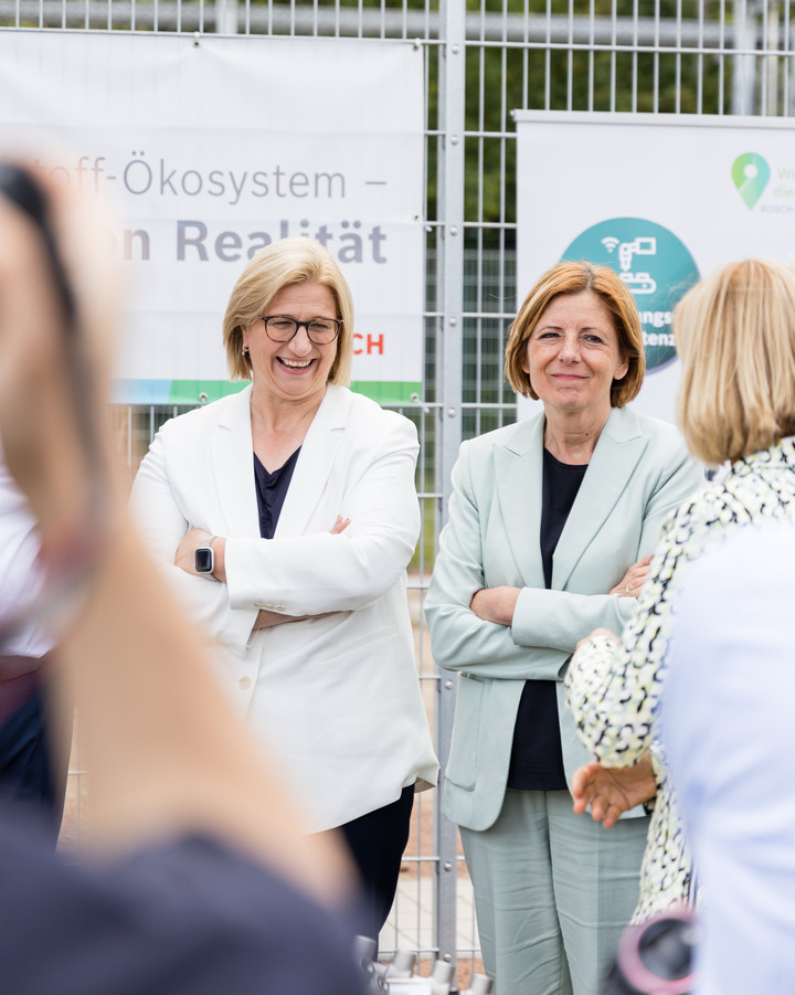 Malu Dreyer und Anke Rehlinger zu Besuch bei Bosch