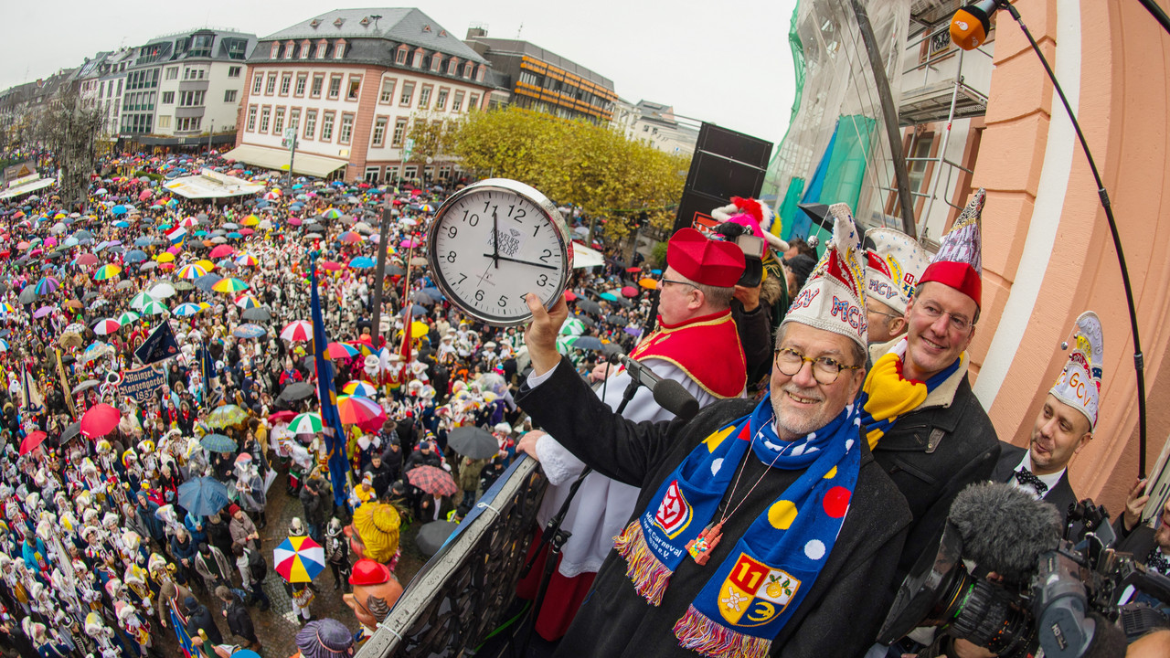 Pünktlicher Beginn der Fastnacht in Mainz