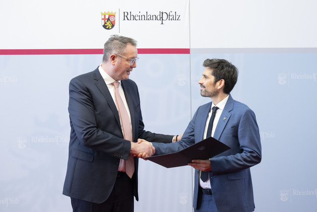 Ministerpräsident Alexander Schweitzer hat Sven Teuber zum neuen Bildungsminister ernannt