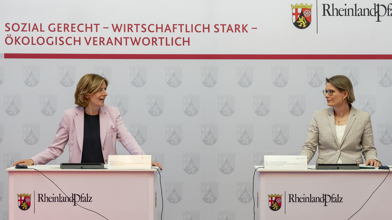 Ministerpräsidentin Malu Dreyer und Bildungsministerin Stefanie Hubig