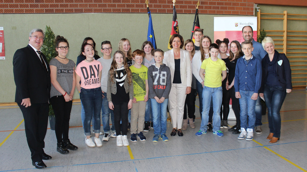 Ministerpräsidentin Malu Dreyer bei der Einführung der Ehrenamtskarte in der VG Wöllstein