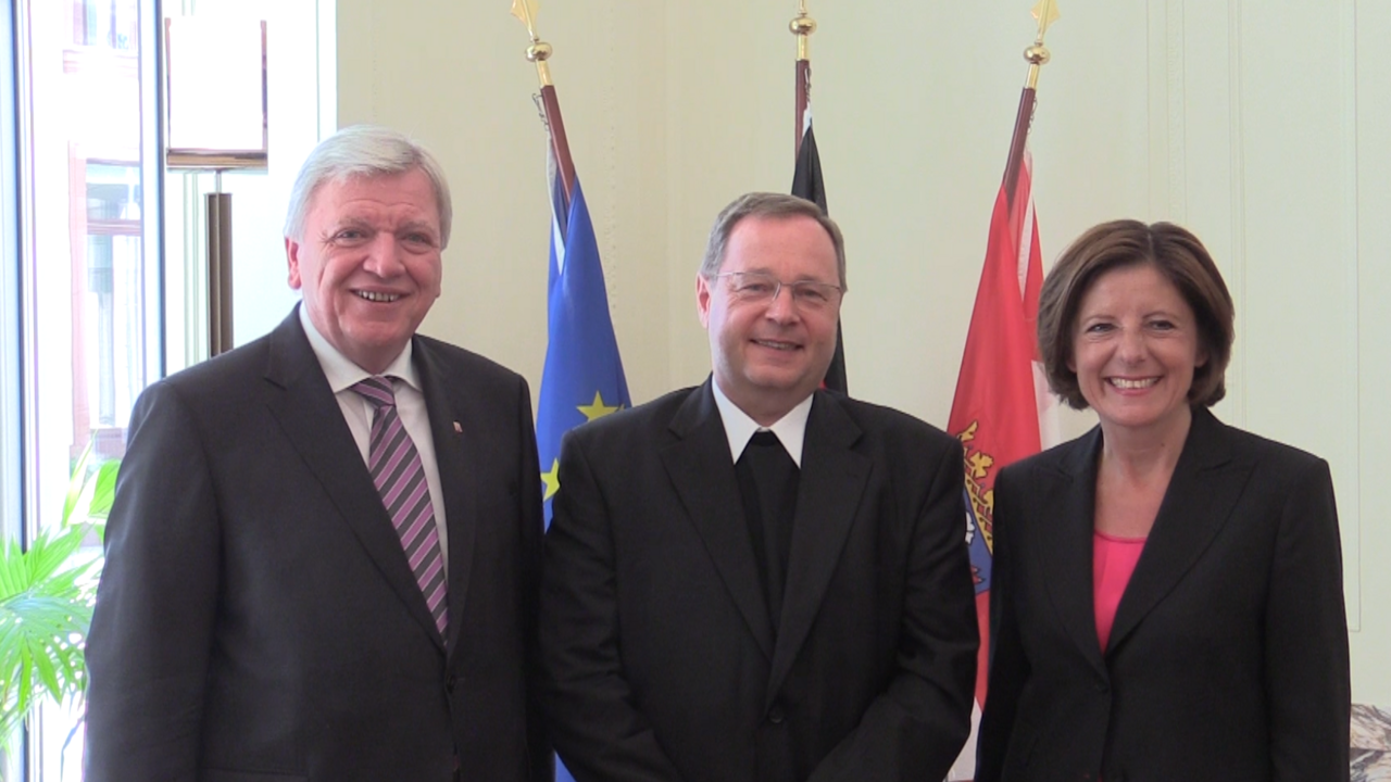 Der hessische Ministerpräsident, Volker Bouffier, mit Dr. Georg Bätzing und Ministerpräsidentin Malu Dreyer