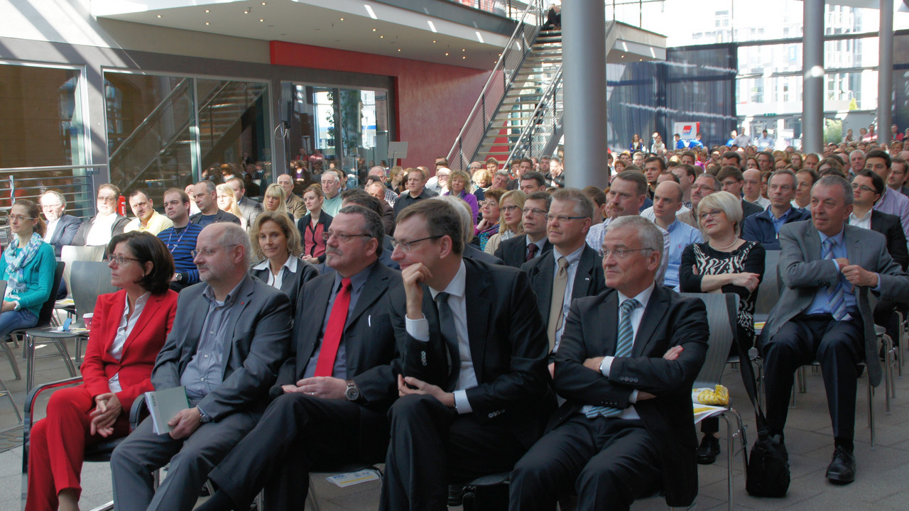 Ministerpräsidentin Malu Dreyer hat bei einer Betriebsversammlung der DB  Schenker Rail AG in Mainz; Foto: DB Schenker Rail