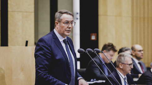 Ministerpräsident Alexander Schweitzer: 80 Jahre Kriegsende verpflichten uns, für Frieden und Freiheit einzutreten