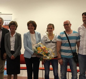 Ministerpräsidentin Malu Dreyer ehrt die Teilnehmerinnen und Teilnehmer der Paralympics.