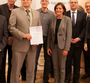 Ministerpräsidentin Malu Dreyer gratuliert dem ausgezeichneten Projekt Street Doc; Bild: Diakonie Hessen
