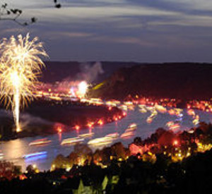 Rhein in Flammen bei Linz, 2008