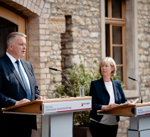 Pressekonferenz zu 100 Tagen Landesregierung mit Ministerpräsident Gordon Schnieder und Finanzministerin Doris Ahnen.