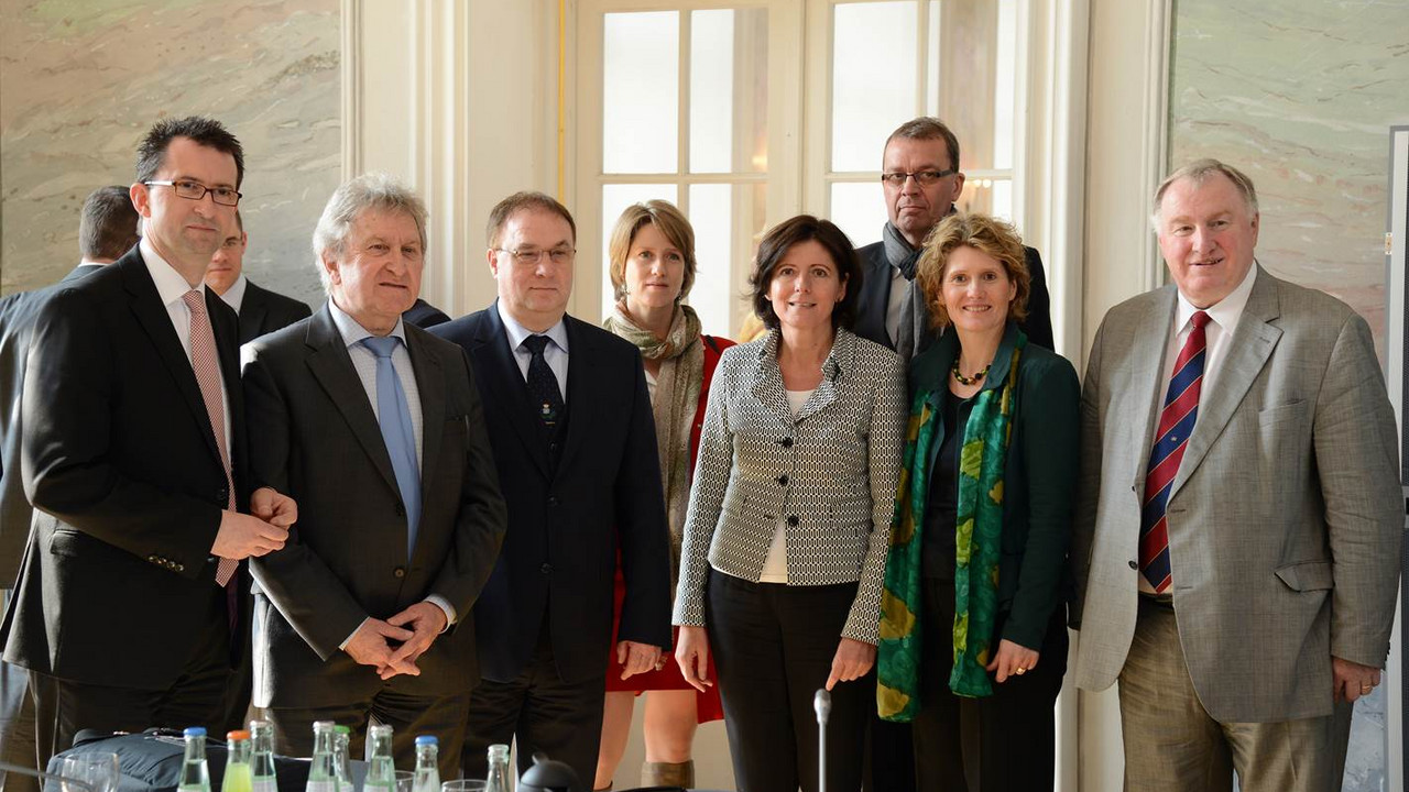 Teilnehmer des Energiegipfels der Großregion in Trier (v.l.n.r.): Reinhold Jost (Minister für Umwelt und Verbraucherschutz Saarland), Jean Schuler (Délégué aux Affaires Transfrontalières, Conseil Général de la Moselle), Michel Obiegala (Vice-Prés