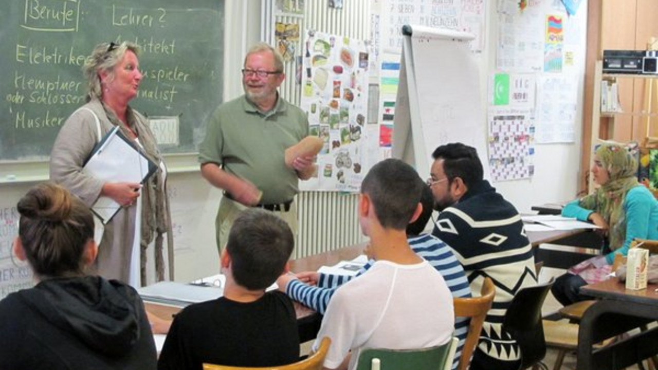 Irene Alt besucht Flüchtlingsunterkunft