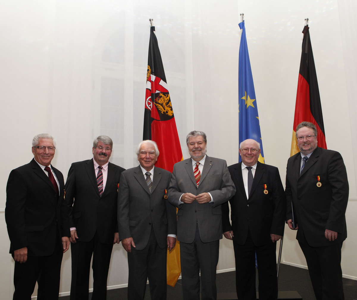 Fünf RheinlandPfälzer für ihr gesellschaftliches Engagement geehrt