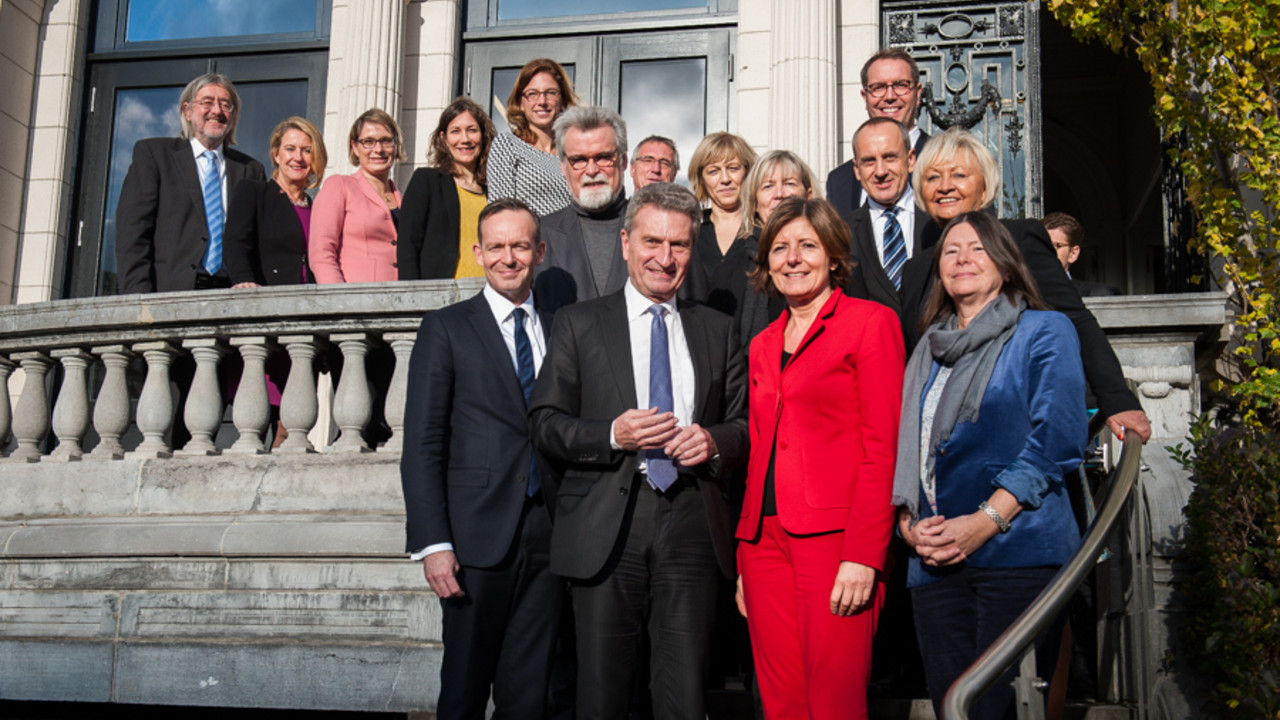 Der Ministerrat mit Günther Oettinger, Kommissar für Haushalt und Personal