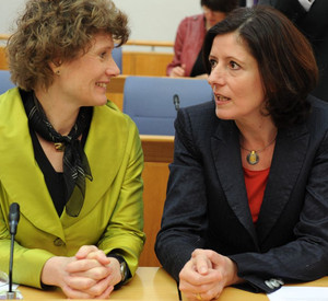 Wirtschaftsministerin Eveline Lemke und Ministerpräsidentin Malu Dreyer; Bild: rlp-Archiv