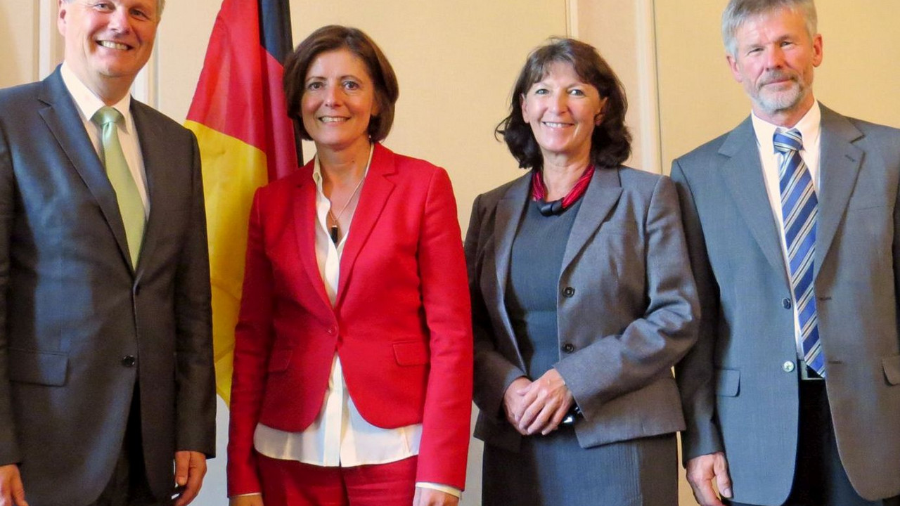 Ministerpräsidentin Malu Dreyer bei der Struktur- und Genehmigungsdirektion Nord; Foto: SGD Nord