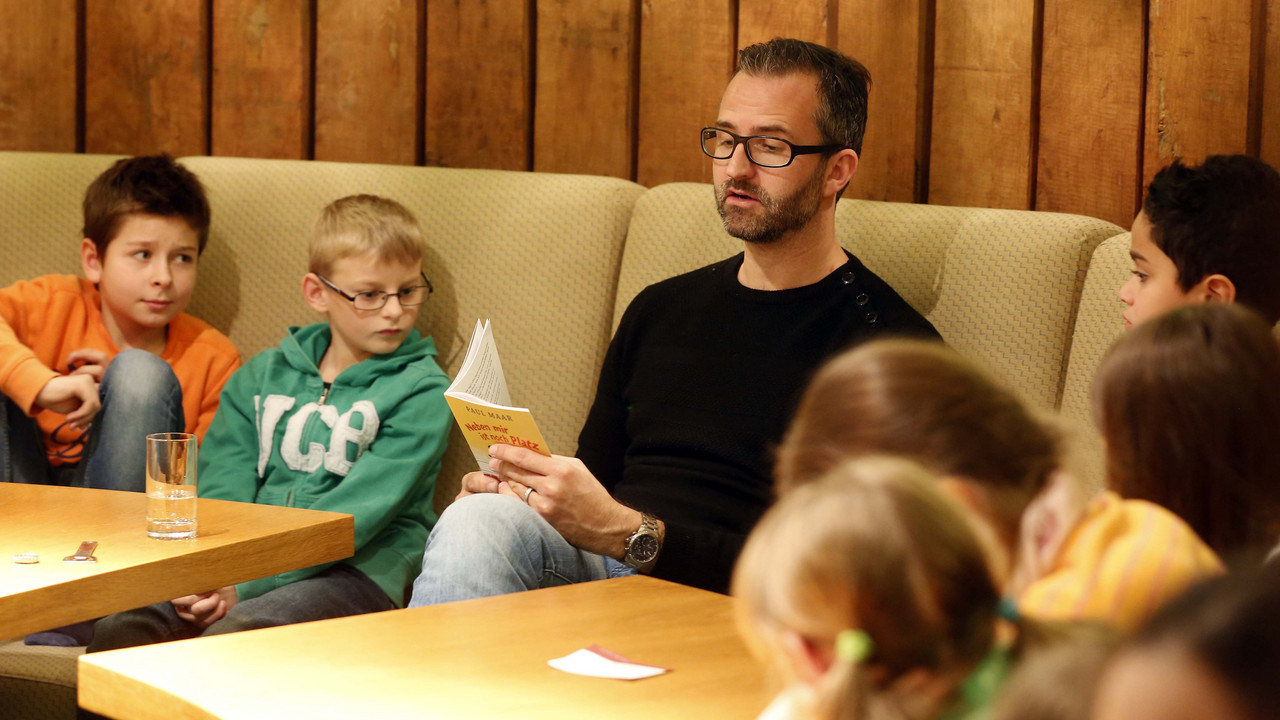 Die 4. Klasse der Grundschule Mainz im Feldgarten erlebte den Kulturredakteur Claudio Armbruster als Vorleser. 