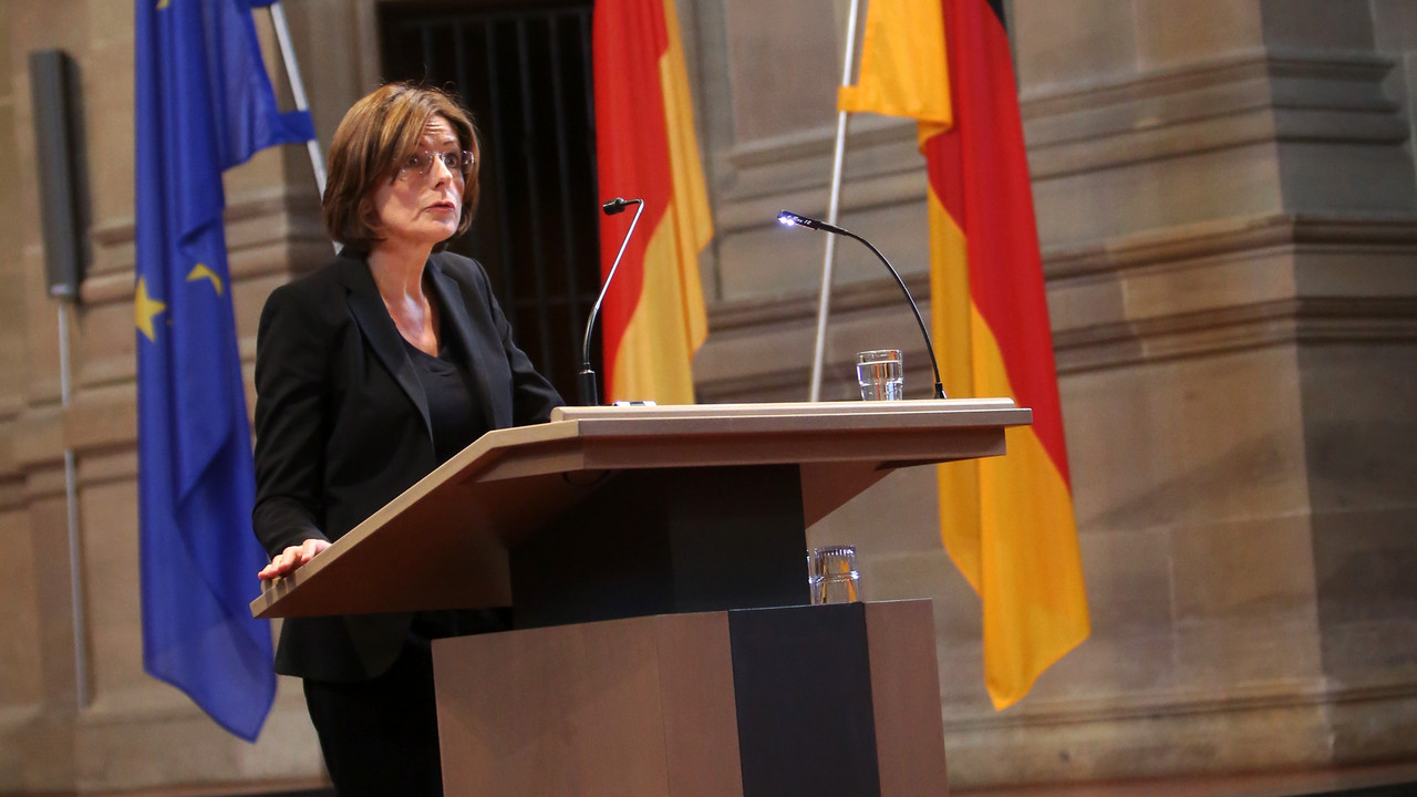 Ministerpräsidentin Malu Dreyer bei ihrer Rede; Bild: von Erichsen / Staatskanzlei RLP