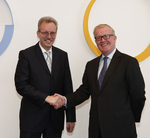 Staatssekretär Stadelmaier und Generalkonsul Voskamp; Bild: Pipprich / © Staatskanzlei