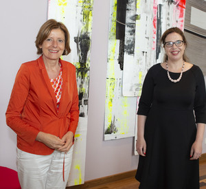 Ministerpräsidentin Malu Dreyer und die israelische Generalkonsulin Sandra Simovich