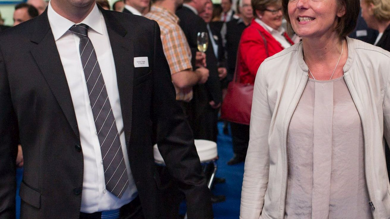 Ministerpräsidentin Malu Dreyer mit VG Cargo-Geschäftsführer Nikolai Dinges; Foto: VG Cargo