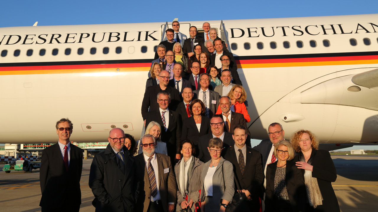 Die Präsidentin des Bundesrates und Ministerpräsidentin Malu Dreyer mit ihrer Delegation beim Abflug von Buenos Aires nach Montevideo