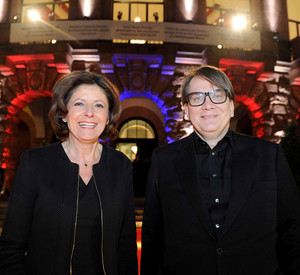 Ministerpräsidentin Malu Dreyer mit Sven Regener bei der Verleihung der Carl-Zuckmayer-Medaille