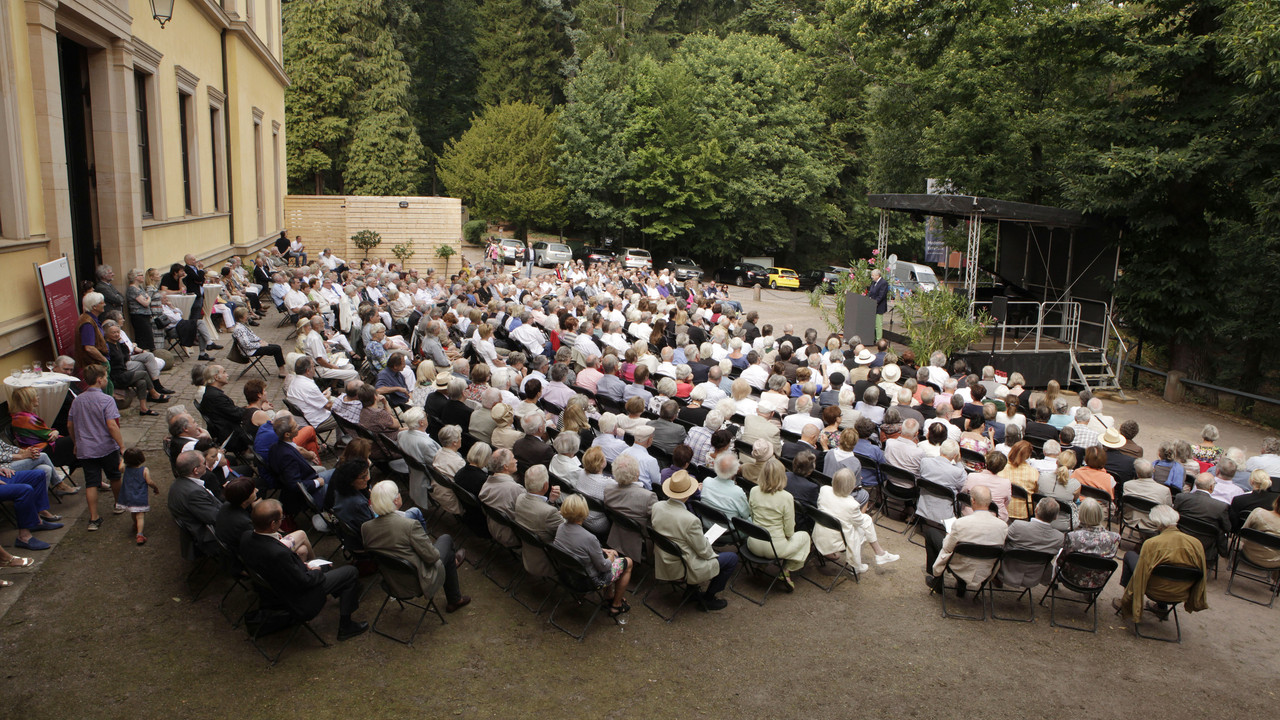 Ministerpräsidentin Malu Dreyer eröffnete die Ausstellung „Rolf Müller-Landau (1903 – 1956) – eine Retrospektive“ auf Schloss Villa Ludwigshöhe in Edenkoben