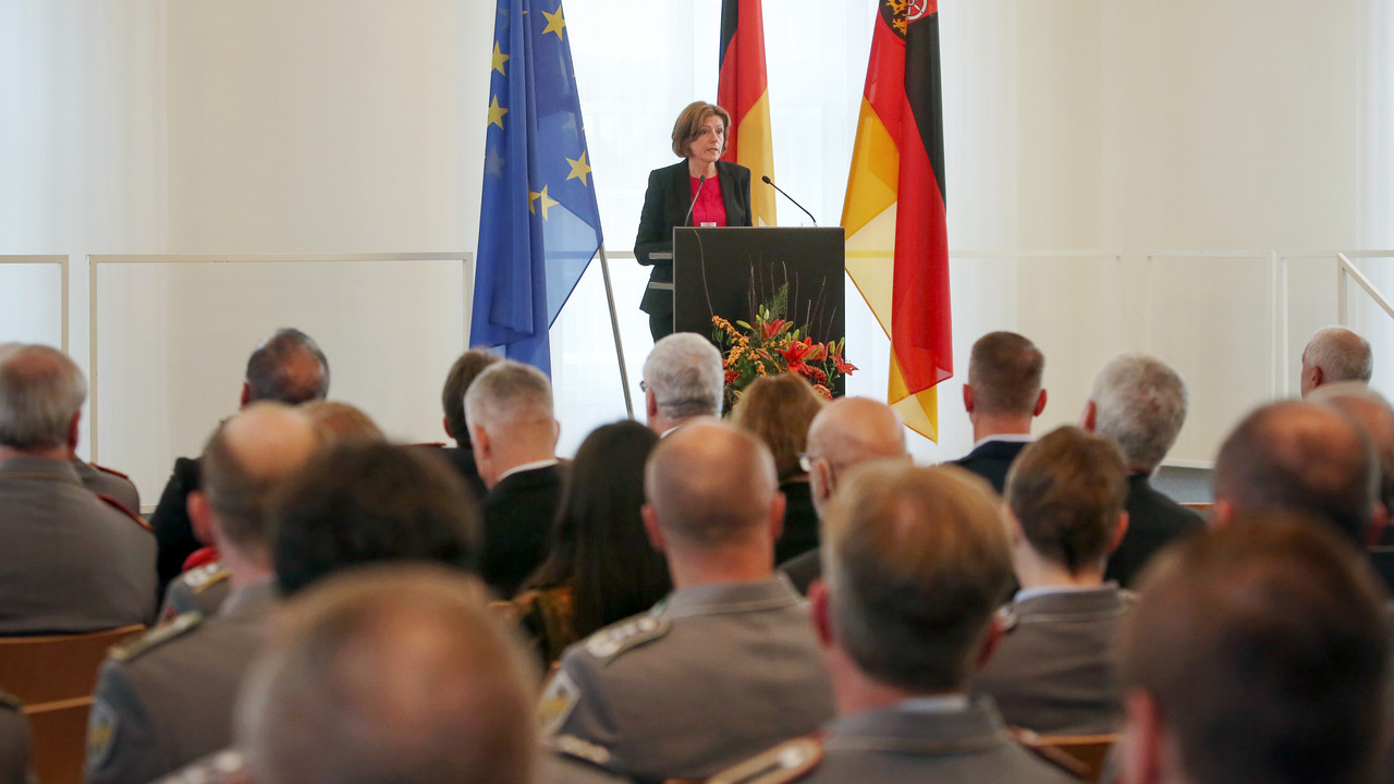 Feierstunde zum 60-jährigen Bestehen der Bundeswehr 
