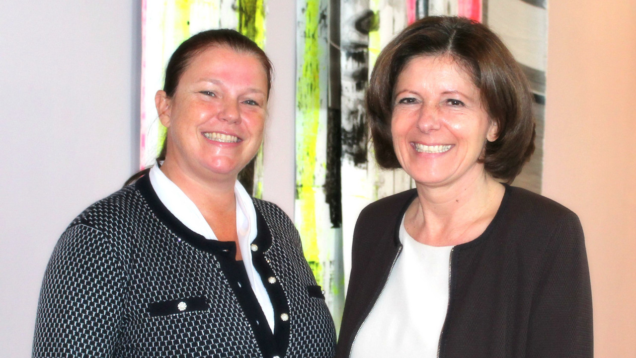 Ministerpräsidentin Malu Dreyer mit der Vorsitzenden des Landesfrauenrates, Claudia Rankers