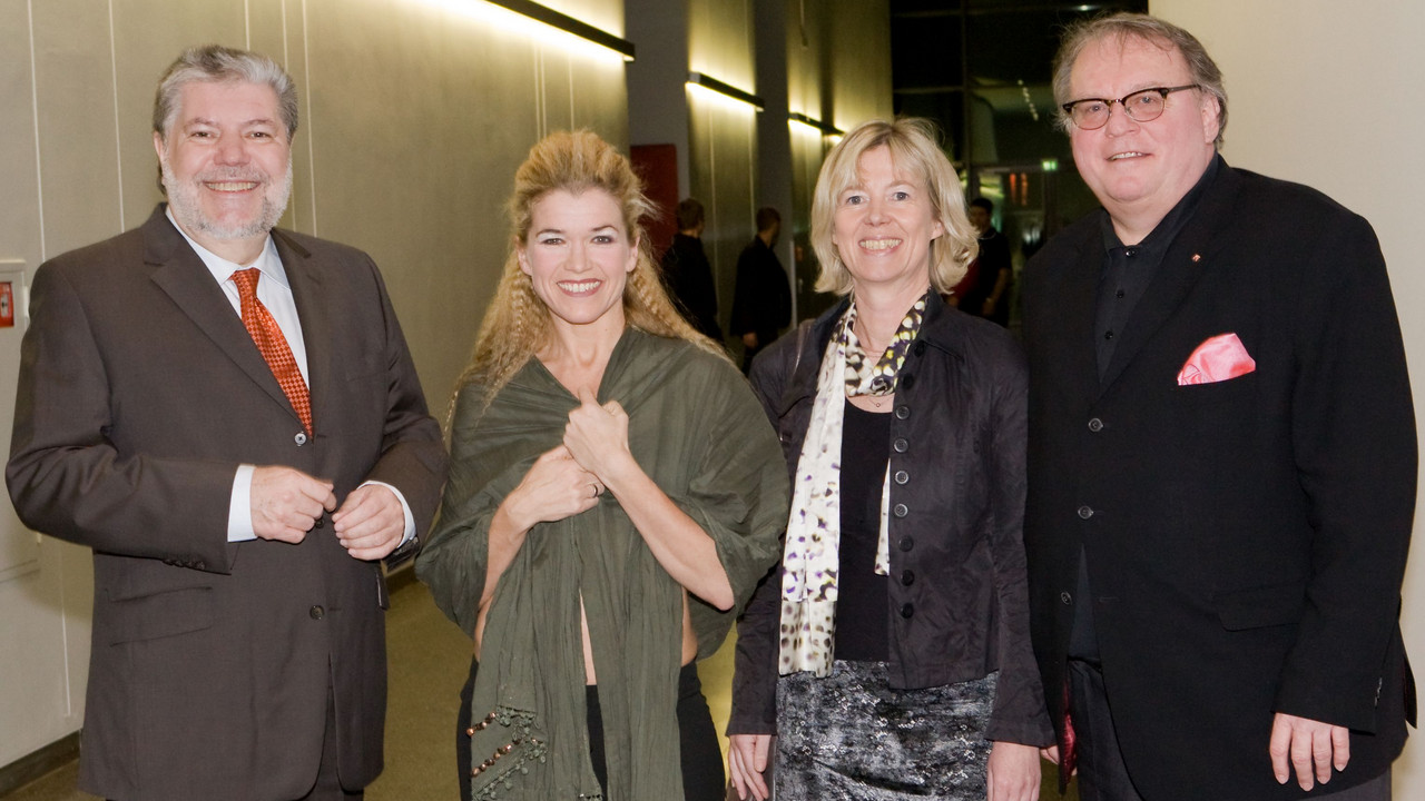Ministerpräsident Beck, Anke Engelke, Kulturministerin Ahnen und Staatssekretär Walter Schumacher; Bild: Pipprich