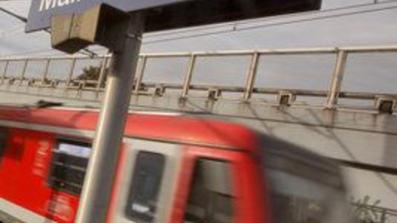 Verkehrsminister Roger Lewentz warnt die GDL vor den Folgen eines Bahnstreiks im Rhein-Main-Gebiet; Bild: dpa