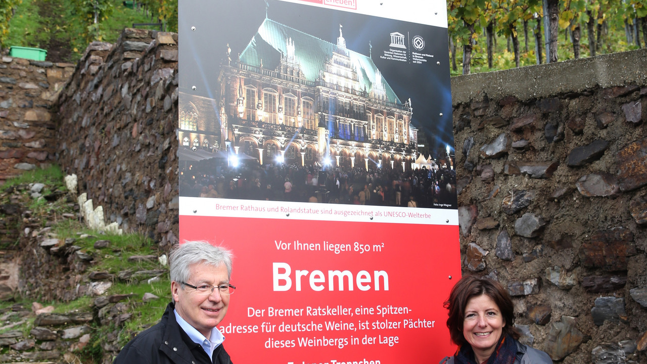 Gemeinsame Weinlese von Ministerpräsidentin Malu Dreyer und dem Präsidenten des Bremer Senats, Bürgermeister Jens Böhrnsen; Foto: Frey / © Staatskanzlei