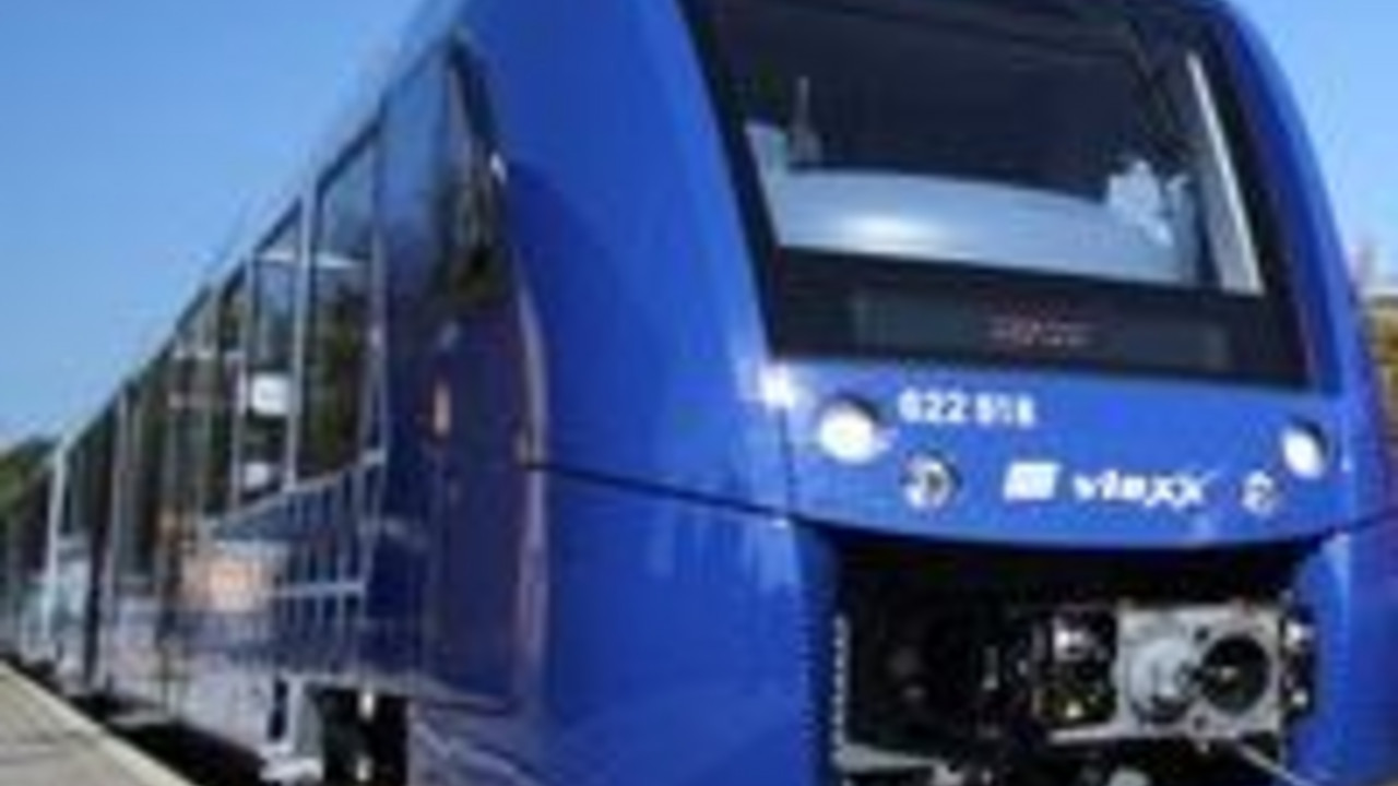 Mit dem Rheinland-Pfalz-Takt 2015 kommen neue barrierefreie Züge aufs Gleis; Bild: dpa