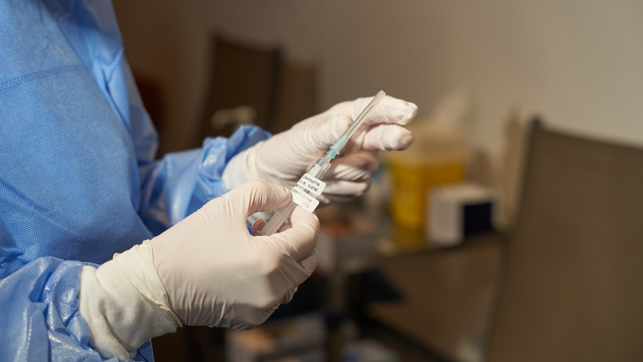 „In Rekordzeit hat BioNTech mit seinem amerikanischen Partner Pfizer diesen Impfstoff entwickelt. Dies ist eine phantastische Leistung, auf die wir Rheinland-Pfälzer und Rheinland-Pfälzerinnen sehr stolz sind“, so die Ministerpräsidentin