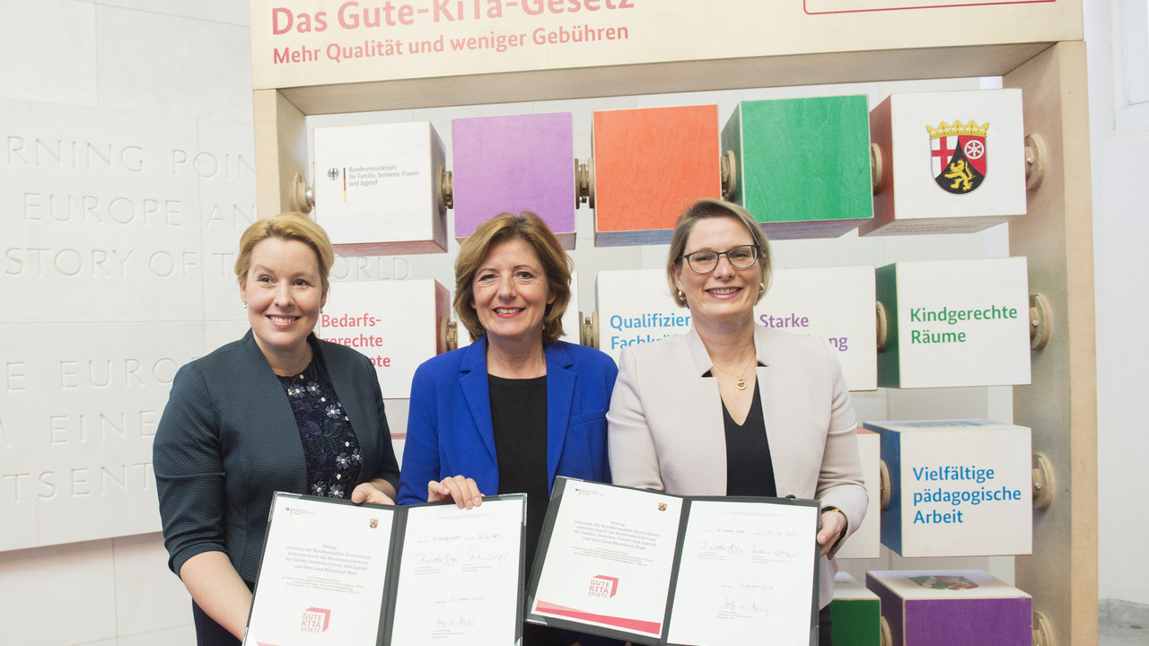 Bundesfamilienministerin Dr. Franziska Giffey, Ministerpräsidentin Malu Dreyer und Bildungsministerin Dr. Stefanie Hubig