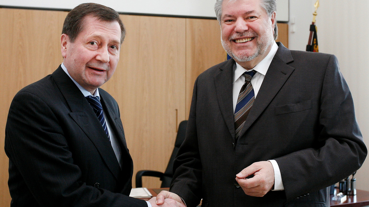 Ministerpräsident Kurt Beck mit dem russischen Botschafter in der Staatskanzlei am 08.04.2011; Bild: Vu /© Staatskanzlei