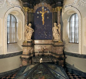 Schrein im Trierer Dom mit dem "Heiligen Rock"; Bild: Bistum Trier