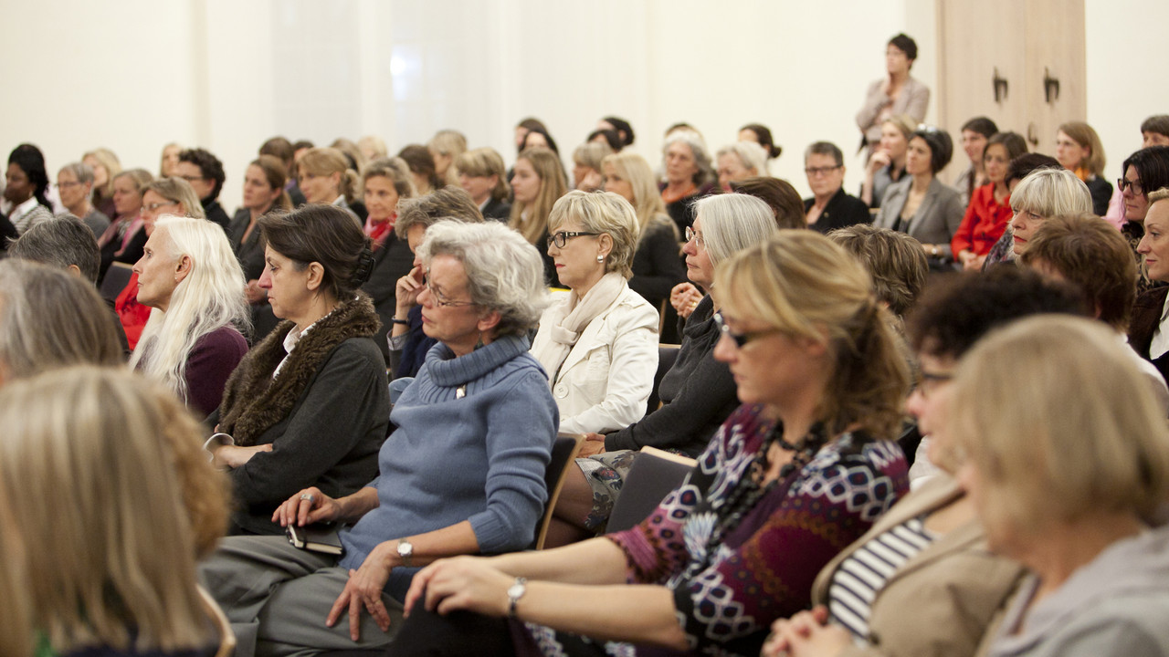 150 Frauen waren bei Ministerpräsidentin Malu Dreyer zu Gast; Bild: Pipprich / © Staatskanzlei