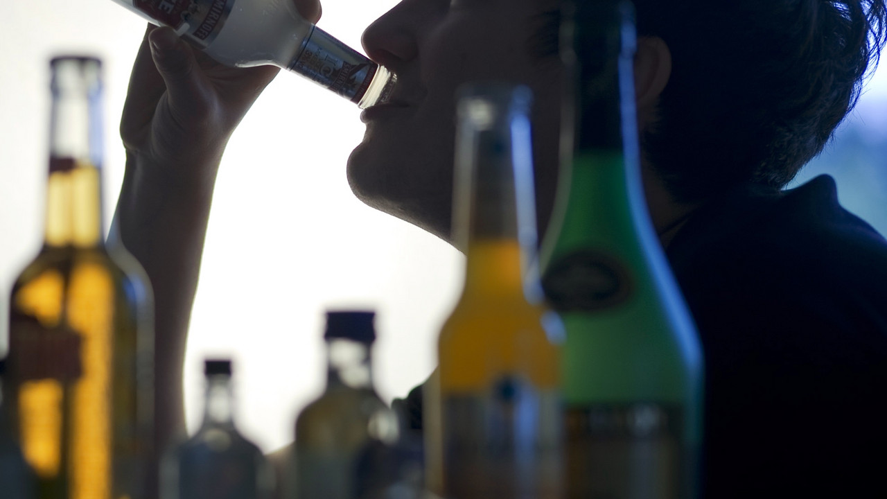 Jugendlicher und Alkohol; Bild: rlp-Archiv