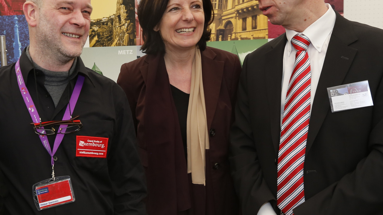 Ministerpräsidentin Malu Dreyer besucht bei ihrem Rundgang auf der Rheinland-Pfalz-Ausstellung den Stand der Quattropole-Städte Luxemburg, Metz, Saarbrücken und Trier. Bild: Harald Kaster