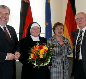Verleihung Bundesverdienstkreuz; Bild: Stk