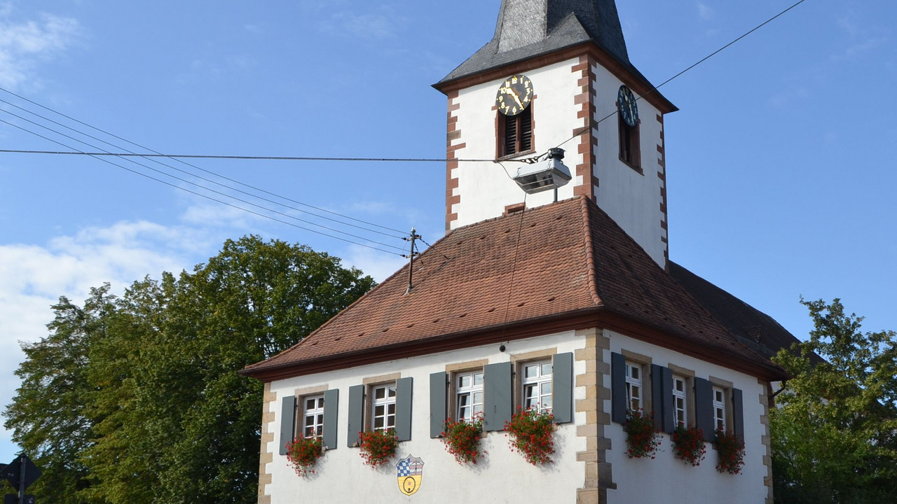 Rathaus von Ottersheim; Foto: Innenministerium