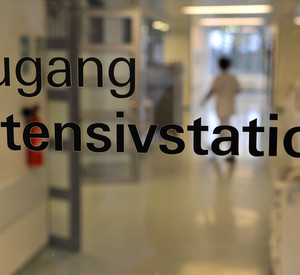 Symbolbild „Zugang Intensivstation"; Bild: dpa