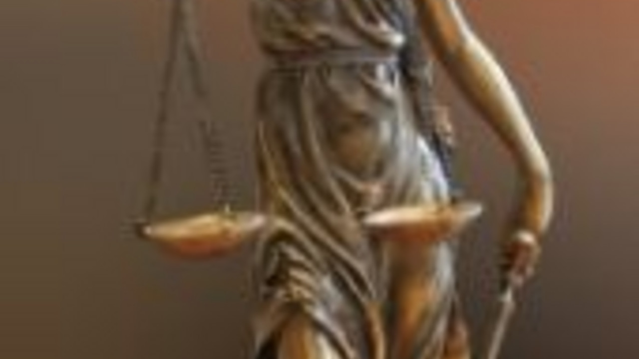 Statue der Göttin Justitia