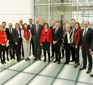 Die rheinland-pfälzische Landesregierung und der Vorstand der BASF SE haben sich zu Gesprächen in
Ludwigshafen getroffen. Im Mittelpunkt des Informationsaustauschs, der jährlich stattfindet, stand ein breites
Spektrum von Themen.